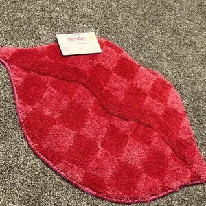 Novelty Lip Rug
